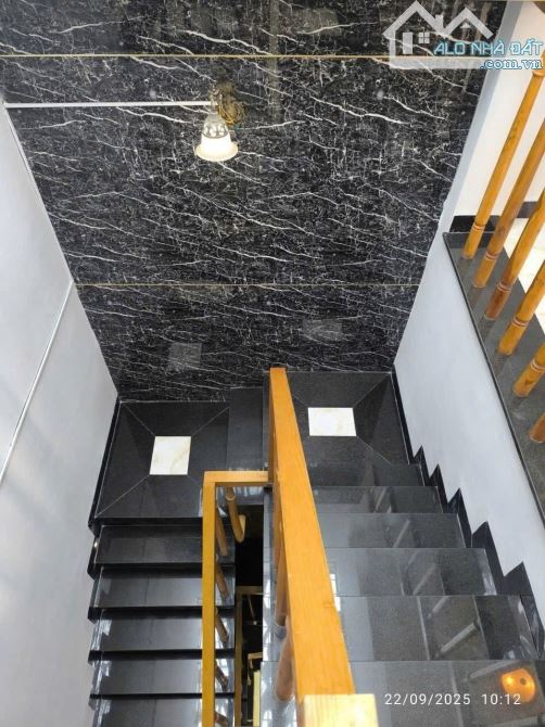 BÁN NHÀ LÊ VĂN KHƯƠNG Q12 - 4 TẦNG 52M2  - HẺM XE HƠI - 4.56 TỶ - 4