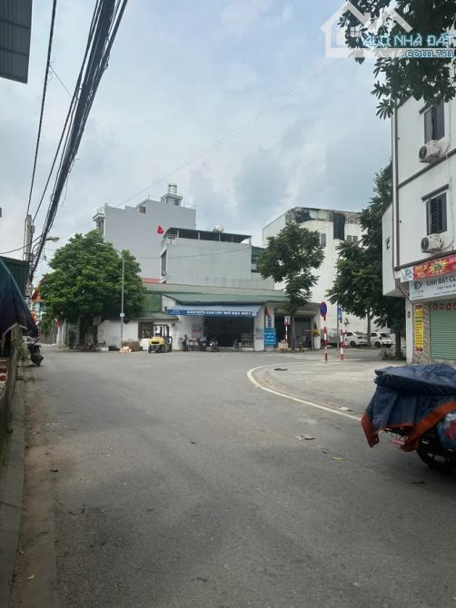 Bán NHÀ LÔ GÓC Bát  KHỐI  Ô tô tránh  Đường Thông Vỉa Hè Rộng  46,5M2 4T+1tum 11,3 tỷ - 4