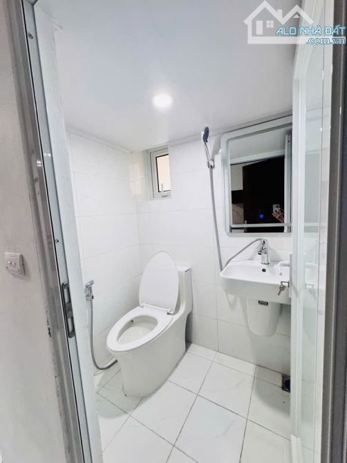 Bán căn tập thể Mai Dịch 65m2 2 ngủ thoáng sáng, tiện nghi an ninh sẵn sổ nhỉnh 3 tỷ - 4