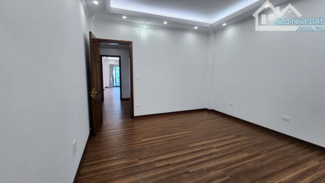CC BÁN NHÀ RIÊNG PHÙNG CHÍ KIÊN CẦU GIẤY, số 16 ngõ 93 MỚI XÂY - THANG MÁY - 6 TẦNG - 4