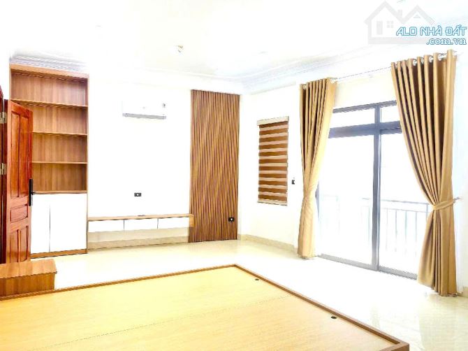 SIÊU VIP LỆ MẬT VIỆT HƯNG, NHÀ MỚI, LÔ GÓC 46 M², 6 TẦNG THANG MÁY, Ô TÔ VÀO NHÀ. - 4