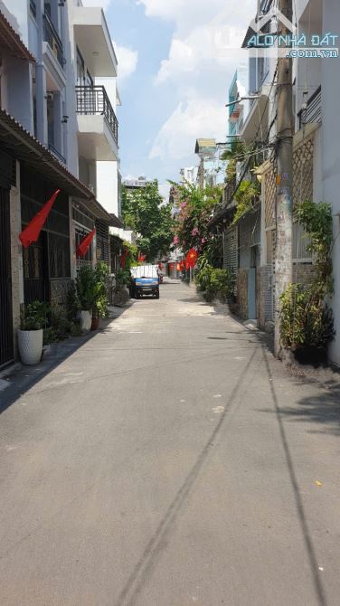 NHÀ 2 TẦNG - HẺM Ô TÔ 6M THÔNG LUỒNG -SỔ VUÔNG 60 M2. - 4