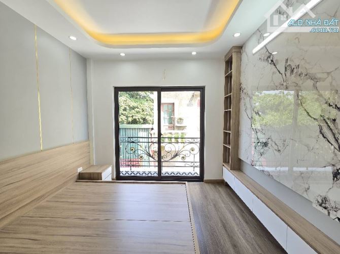 BÁN NHÀ ĐẸP DƯỢC SĨ KIM GIANG - DT 42M - 5 TẦNG - MT 5M - 20M RA ÔTÔ ĐUA NHAU CHỈ 6.35 TỶ - 4