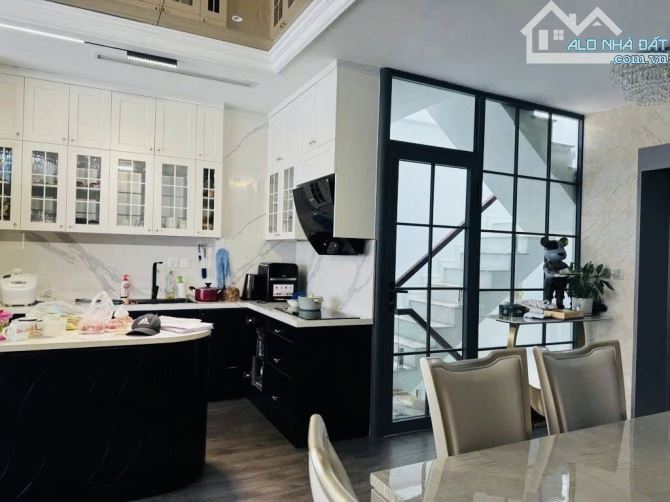 Phân lô Phúc Lợi 75X5T, TM, vỉa hè, ô tô tránh, KD, Full nội thất, gần Vinhome,giá tốt21.5 - 4