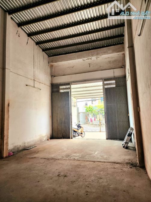 Nhà 2 tầng hẻm 111 Lê Đình Cẩn, Tân Tạo. DT 5x27,5m vuông A4, HĐT 15 triệu/tháng, giá tốt - 4