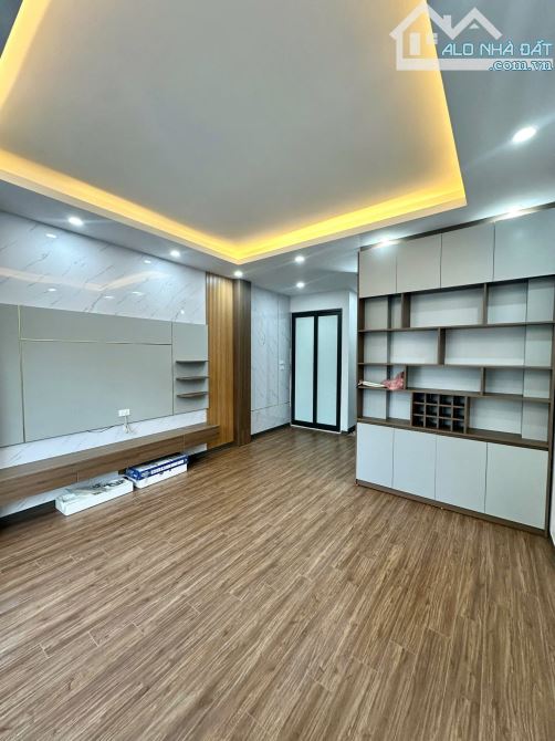 Bán nhà ngõ 521 An Dương Vương - Sổ đỏ  30m2 - 5 tầng mới - MT 4,1m - Oto đỗ - Thang Máy - 4