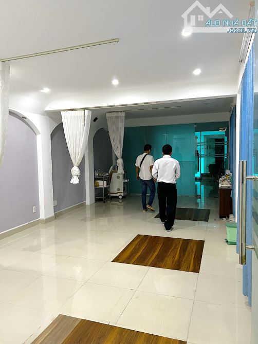 Nhà MT Phạm Văn Đồng 4,2x22 Trệt.3L Trống suốt .ST.KDoanh Đa ngành - 4