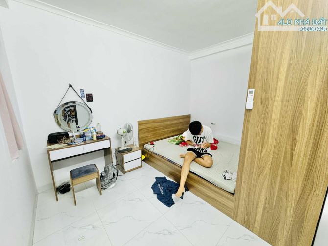 Nhà Phố Trần Khát Chân : 4Tầng - 4ngủ - Lô Góc - 15m ra oto - 4