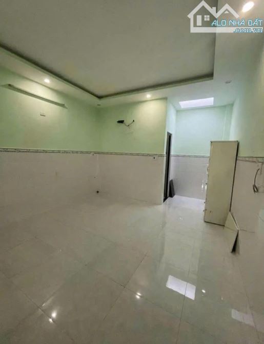 Cho Thuê Nhà Kiệt 8m Đường Ngô Quang Huy, Sơn Trà, ĐN --- • Diện tích đất 120m2. Giá 9 tri - 4