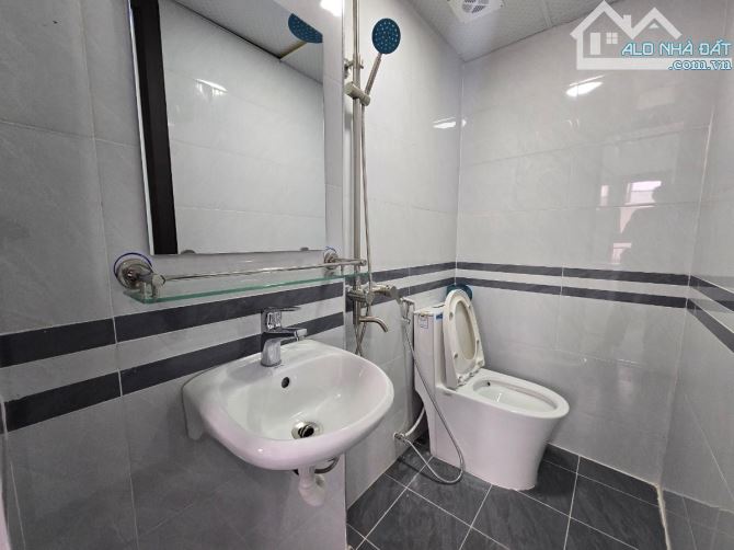 Căn hộ 15 phòng phố Lê Văn Hiến 55m 13.5 tỷ 7 tầng thang máy 2 thoáng siêu hiếm - 4