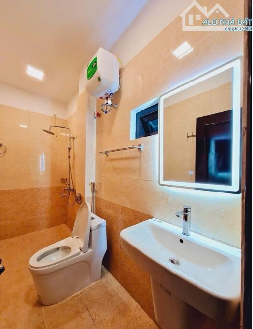 NGUYỄN HOÀNG- NHÀ ĐẸP 42x4 TẦNG- 9.x TỶ- MẶT TIỀN RỘNG- 2 THOÁNG- TẶNG NỘI THẤT XỊN - 4