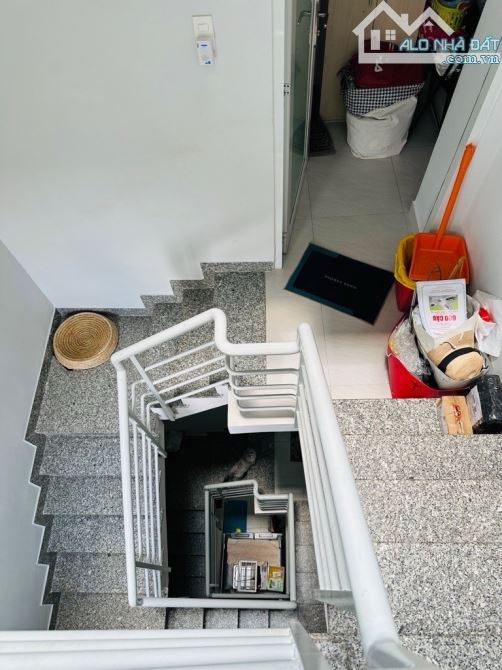 HẺM XE HƠI TRÁNH - 33M2 - ĐINH TIÊN HOÀNG, BÌNH THẠNH - 4 TẦNG BTCT - CHỈ 5.x T.Ỷ. - 4