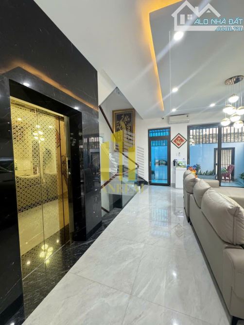 NHÀ ĐẦY ĐỦ NỘI THẤT 5 PHÒNG GIÁ 65 TRIỆU - HẦM 3 LẦU - 4