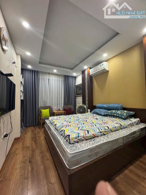 BÁN NHÀ ĐƯỜNG CẦU GIẤY – 32M² – 5 TẦNG – 3 NGỦ – FULL NỘI THẤT – GIÁ 7.5 TỶ – NGÕ THÔNG - 4