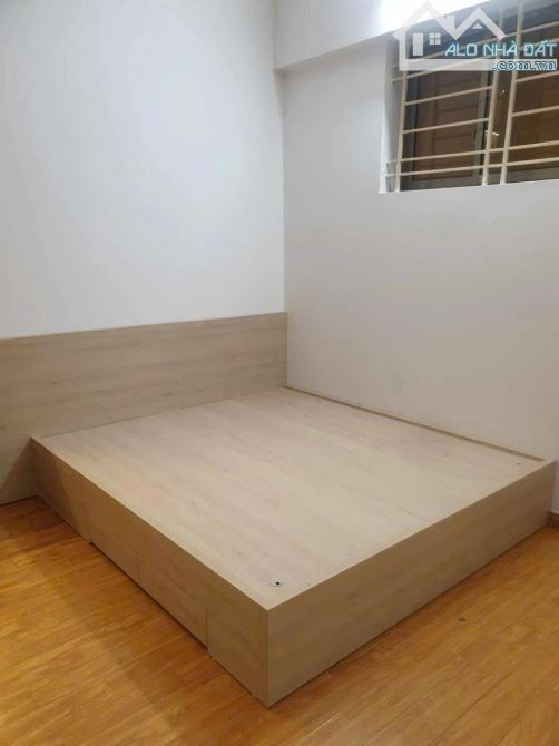Cần Tiền bán gấp CH tòa A số 6 Đội Nhân, 72m2, 2N,1WC, giá 6.49 tỷ. - 4