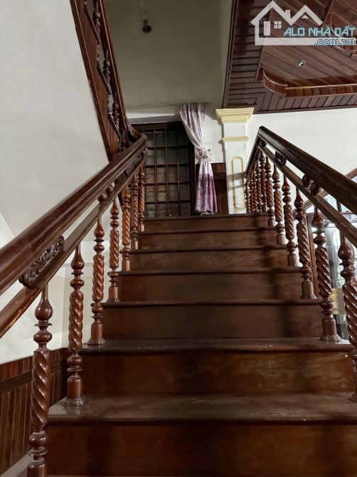 Nhà 4 tầng kiệt Văn Cao,có 4phòng ngủ 3 nhà vệ sinh - 4