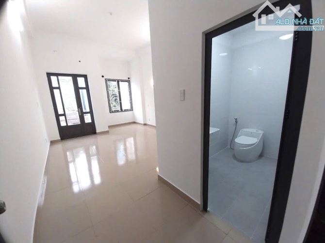 GẤP BÁN - Nhà 3 Tầng hẻm xe hơi đường TÂN THỚI NHẤT 01, DT 92m2 (4 x 23), hẻm 6m thông. - 4