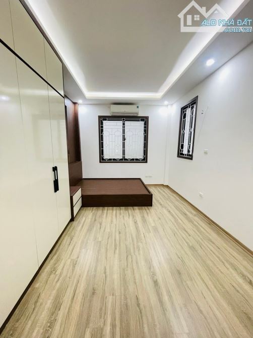 BÁN NHÀ TRƯỜNG CHINH ĐỐNG ĐA 30m 5Tầng Mt 3.5m GIÁ 7.5 TỶ LÔ GÓC NGÕ THÔNG KINH DOANH. - 4