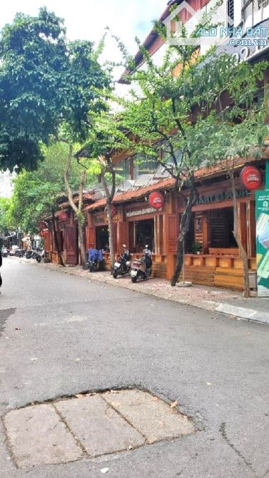 110M2 TẬP THỂ TẦNG 1 - MẶT NGÕ OTO TRÁNH TO NHƯ PHỐ - VỈA HÈ - 2 MẶT NGÕ - TÔ HIỆU - 4
