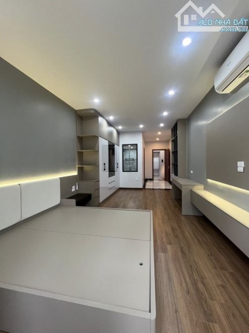 Bán Nhà Ngõ 193 Bồ Đề, Hồng Tiến, 55m2, 5 Tầng, Thang Máy, Phân Lô, Ô tô, Full nội thất - 4