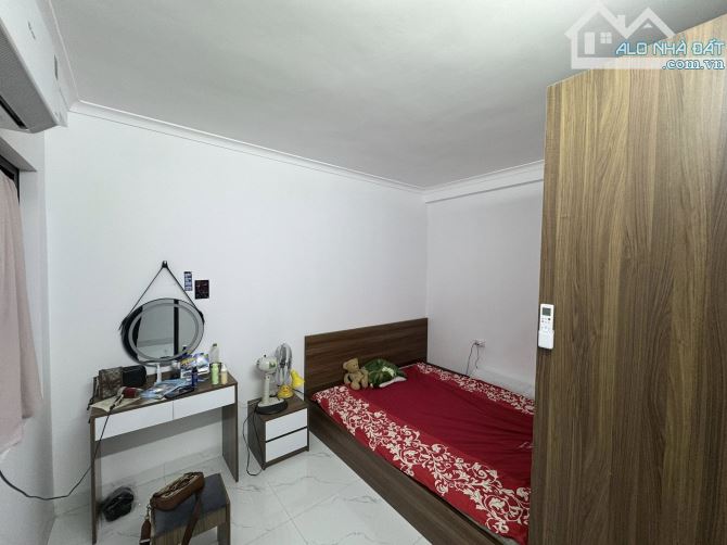 TRẦN KHÁT CHÂN, QUẬN HAI BÀ TRƯNG, 45M2,4 TẦNG AN SINH ĐỈNH GẦN ĐƯỜNG Ô TÔ. - 4