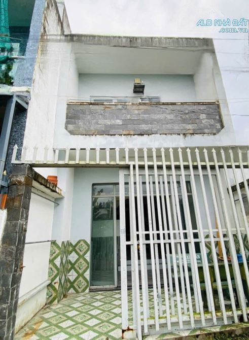 Nhà 1 trệt 1 lầu hoàn công ngay Khu Công Nghiệp Thuận Đạo Cần Đước Long An - 4
