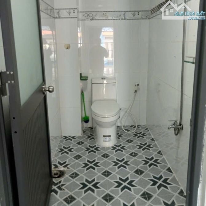 Chủ gấp bán nhà 55 m2, kiên cố, 2 tầng, quận 8, nhỉnh 2 tỷ - 4