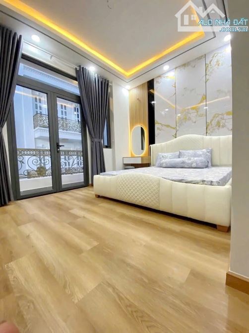 Hoàng Quốc Việt nhà cạnh Phú Mỹ Hưng 5 tầng ST thang mái - 4