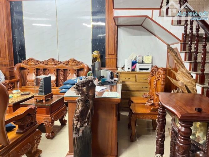 Bán nhà 3 Tầng Trung Tâm Dĩ An,đường nhựa 12m thông thoáng,SHR hoàn công - 4