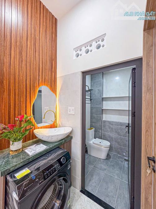 BÁN  NHÀ TRỆT LẦU GÓC 2 MẶT TIỀN , THIẾT KẾ HIỆN ĐẠI MỚI HOÀN THIỆN - TRỤC CHÍNH HẺM 160 T - 5