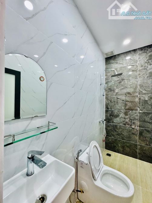 SÁT CV GIA ĐỊNH GÒ VẤP - ÔTÔ ĐỔ CỬA - 3 TẦNG MỚI - 58M2 - FULL NỘI THẤT - 9 TỶ XÍU - 5