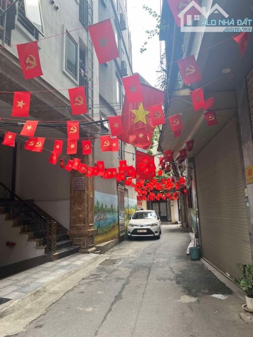 BÁN GẤP NHÀ RIÊNG KINH DOANH - Ô TÔ ĐỖ - 2 MẶT THOÁNG ​Vị trí: Ngõ thông, - 5