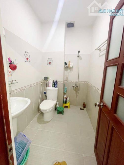 Nhà 3 tầng 4 phòng ngủ hẻm xe hơi thông 70m2 đường Dương Quảng Hàm Phường 5 Gò Vấp - 5