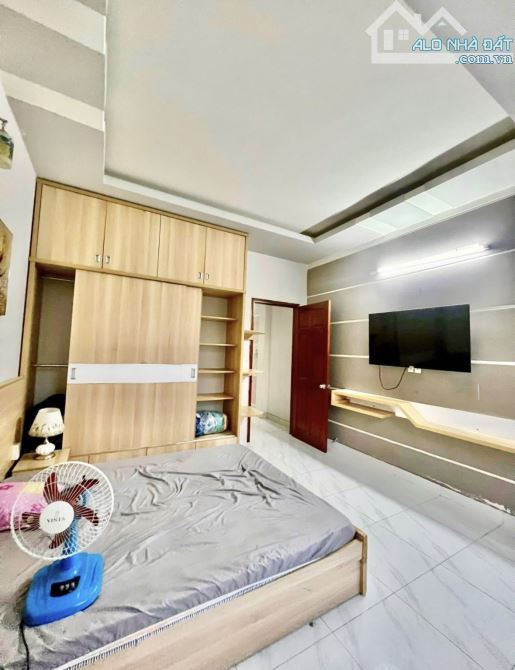 BÁN GẤP NHÀ DƯƠNG TƯ GIANG, QUẬN 5. GIÁ 5TỶ310/ 68,8M2(4,3x16M). ĐANG CHO THUÊ 24TRIỆU/TH - 5