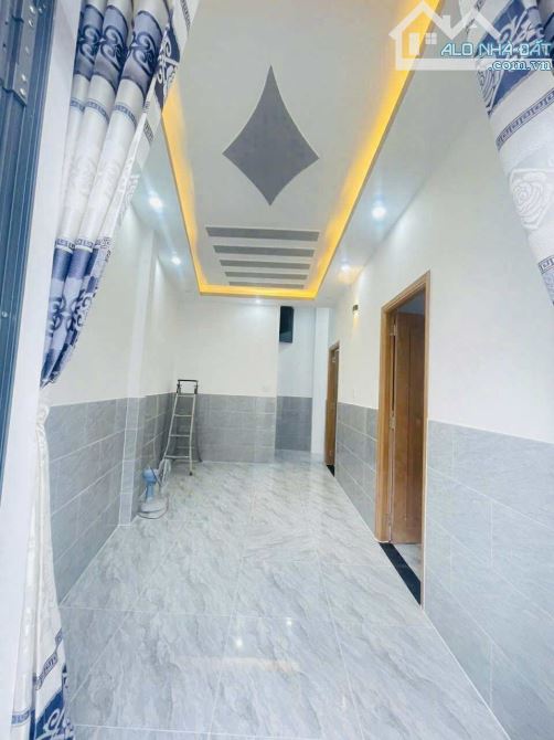 NHÀ LÔ GÓC HIẾM – HOÀI THANH, Q8 – NGANG GẦN 6M NỞ HẬU CỰC 3PN – 2WC – BAN CÔNG – GIÁ 4.5T - 5