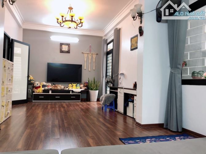 Bán nhà phố Lê Quang Đạo, 35m², 4 tầng, gần phố, ô tô đỗ cổng, nhỉnh 6 tỷ - 5