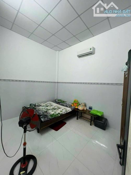 Bán gấp căn nhà Đ.Tân Hiệp 4 - hóc môn - 129m2 - Giá 1 tỷ - SHR - 2PN - 5