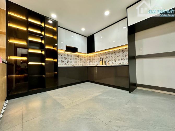 Nhà mới đẹp rất gần biển đường Tháp Bà - Vĩnh Thọ - Bắc Nha Trang đầy đủ nội thất, sổ hồng - 5