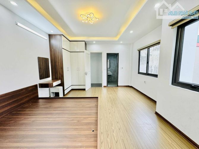 Nhà đẹp Lô Góc - 5Tầng xây mới - Về ở được ngay ( Kinh Doanh Công Nghệ cũ ) - 5