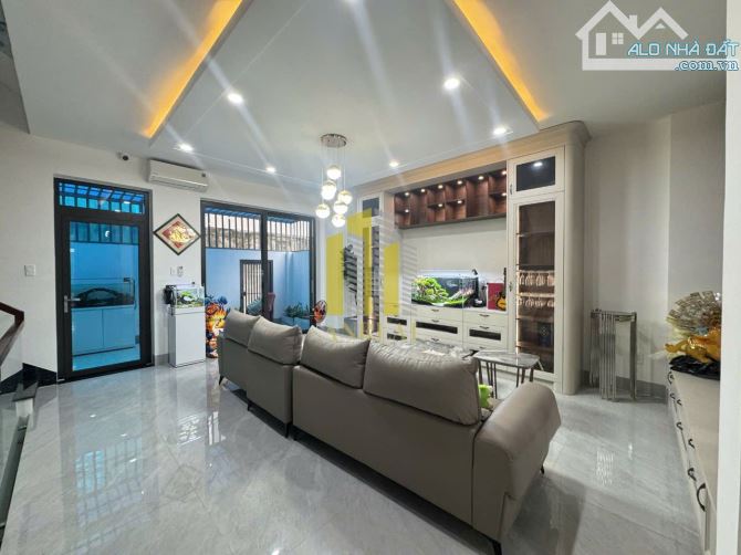 NHÀ ĐẦY ĐỦ NỘI THẤT 5 PHÒNG GIÁ 65 TRIỆU - HẦM 3 LẦU - 5