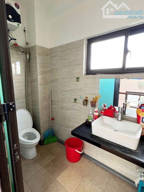 Cho thuê nhà 4 tầng mặt phố Ngọc Trì, Thạch Bàn - 42m², 2 ngủ, full đồ - 10 triệu/tháng - 5