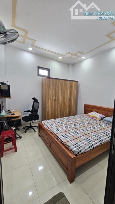 MTKD ĐƯỜNG SỐ 12 NHÀ 4 TẦNG 4PN ĐƯỜNG 7M THÔNG NGAY AEON NHỈNH 5 TỶ TL - 5