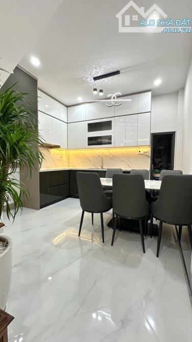 Bán nhà Vĩnh Hưng. Mặt ngõ thông. Ô tô đỗ 15M. Gần phố, gầm Ô tô. Tiện ích đầy đủ. - 5
