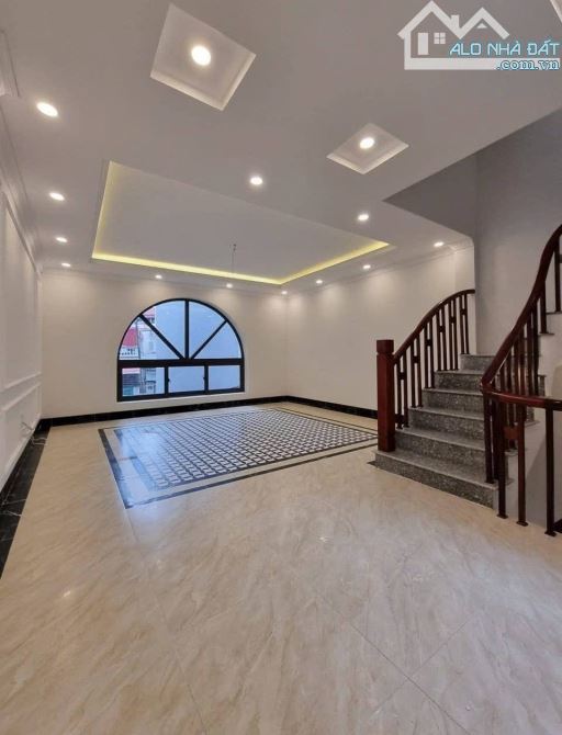 Bán nhà Thạch Bàn, Long Biên 45m2, 6 tầng, mt 5m, ô tô đỗ cửa, 8.66 tỷ - 5