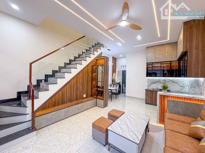 BÁN  NHÀ TRỆT LẦU GÓC 2 MẶT TIỀN , THIẾT KẾ HIỆN ĐẠI MỚI HOÀN THIỆN - TRỤC CHÍNH HẺM 160 T - 6