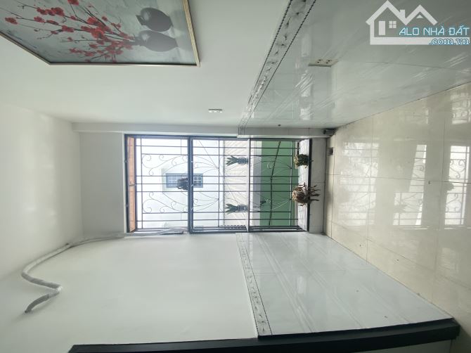 Bán nhà hẻm tttp diện tích sử dụng 50m2 giá 2tỷ180tr gần chợ xóm Mới - 6