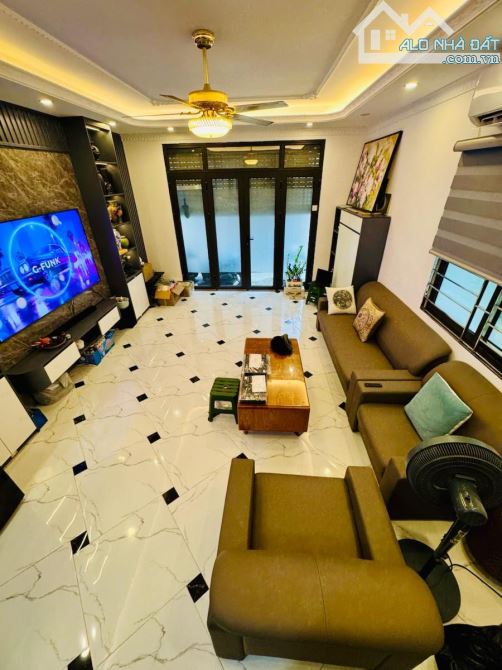 Cần bán gấp nhà Tam Trinh 40m2, lô góc, 2 tháng vĩnh viễn, sổ vuông đẹp, gần oto đỗ - 6