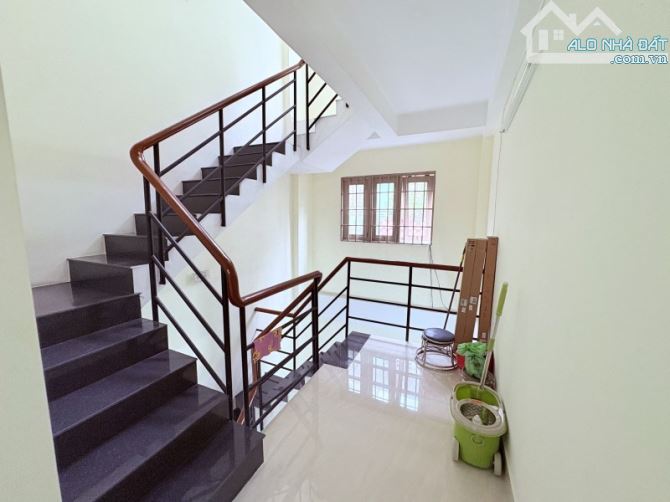 Bán gấp nhà mặt tiền đường Lý Thái Tổ, Quận 3 giáp Quận 1-5 tầng có thang máy-Lề đường 7m - 6