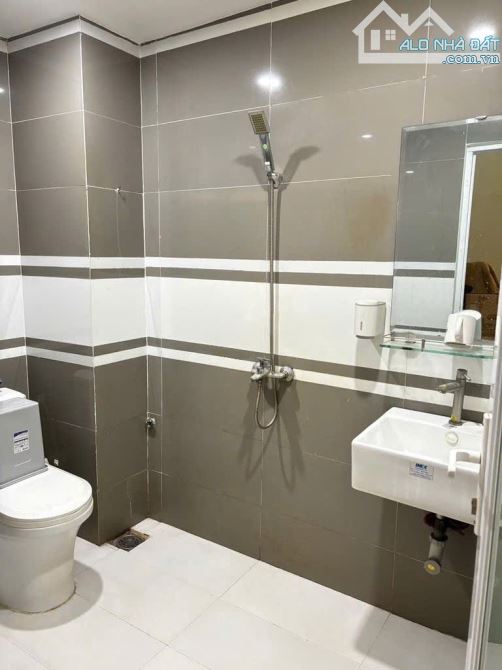 Nhà đẹp gần chợ Hiệp Bình, sân đậu ôt. 1 trệt 2 lầu, 3pn 4wc, sẵn nội thất - 6