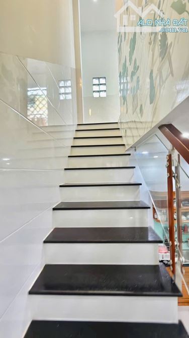 BÁN NHÀ NGAY NẰM TRONG CHỢ THẠNH XUÂN-Q12-60M2-1 TRÊT-1 LẦU-GIÁ 4,48 T-CÒN BỚT LỘC - 6